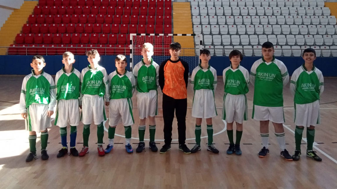 Yıldız Erkek Futsal Takımımız İlçe Turnuvalarında Okulumuzu Temsil Etti